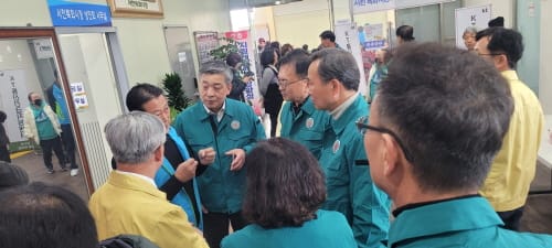 충남도의회 교육위, 서천특화시장 화재 피해 학생 위문