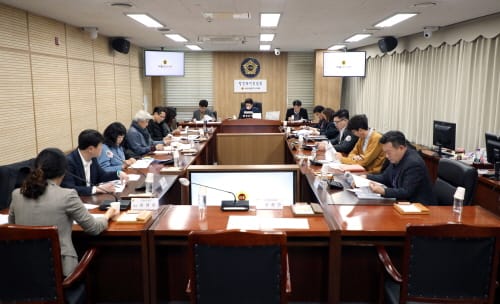 세종시의회 행정복지위원회, 수영장 이용자와 간담회