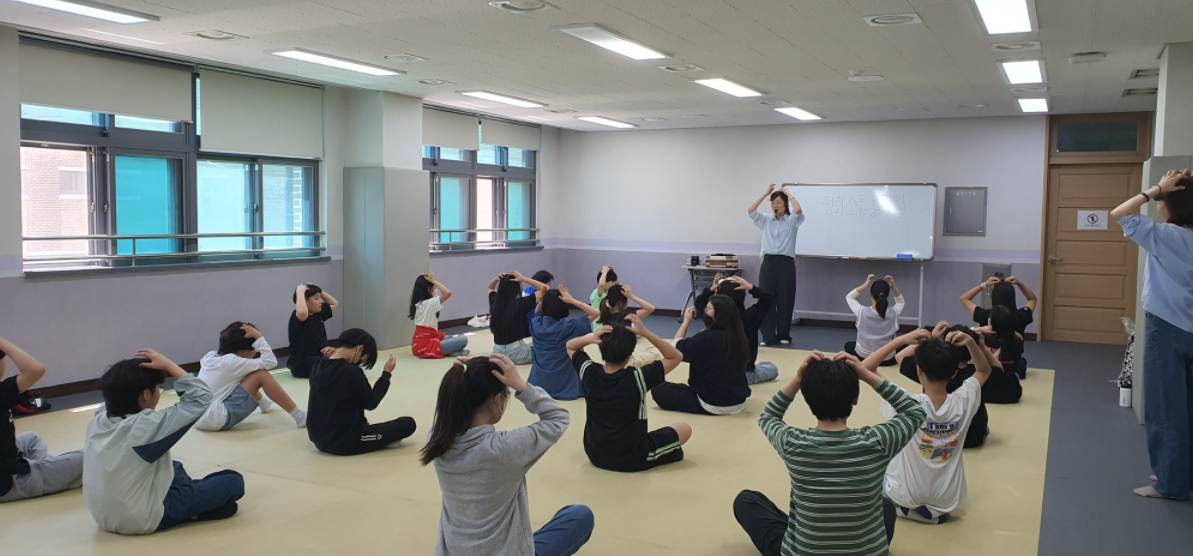 학교폭력 발생 징후 학급의 관계회복을 위한 ‘찾아가는 아람두리’ 집단상담 운영
