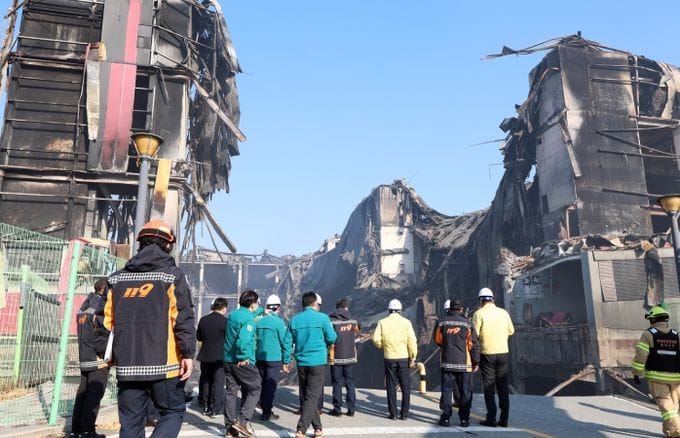 충남도의회 건소위, 천안 이랜드물류센터 대형화재 현장 긴급 점검