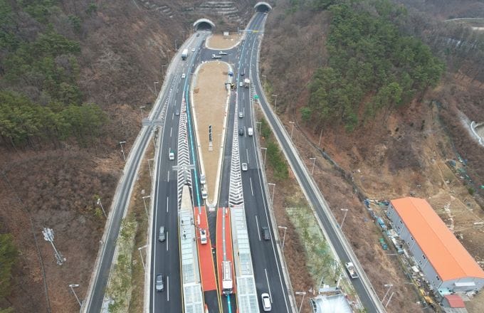 대전시 둔곡교차로 BRT 중앙정류장 설치 공사 완료