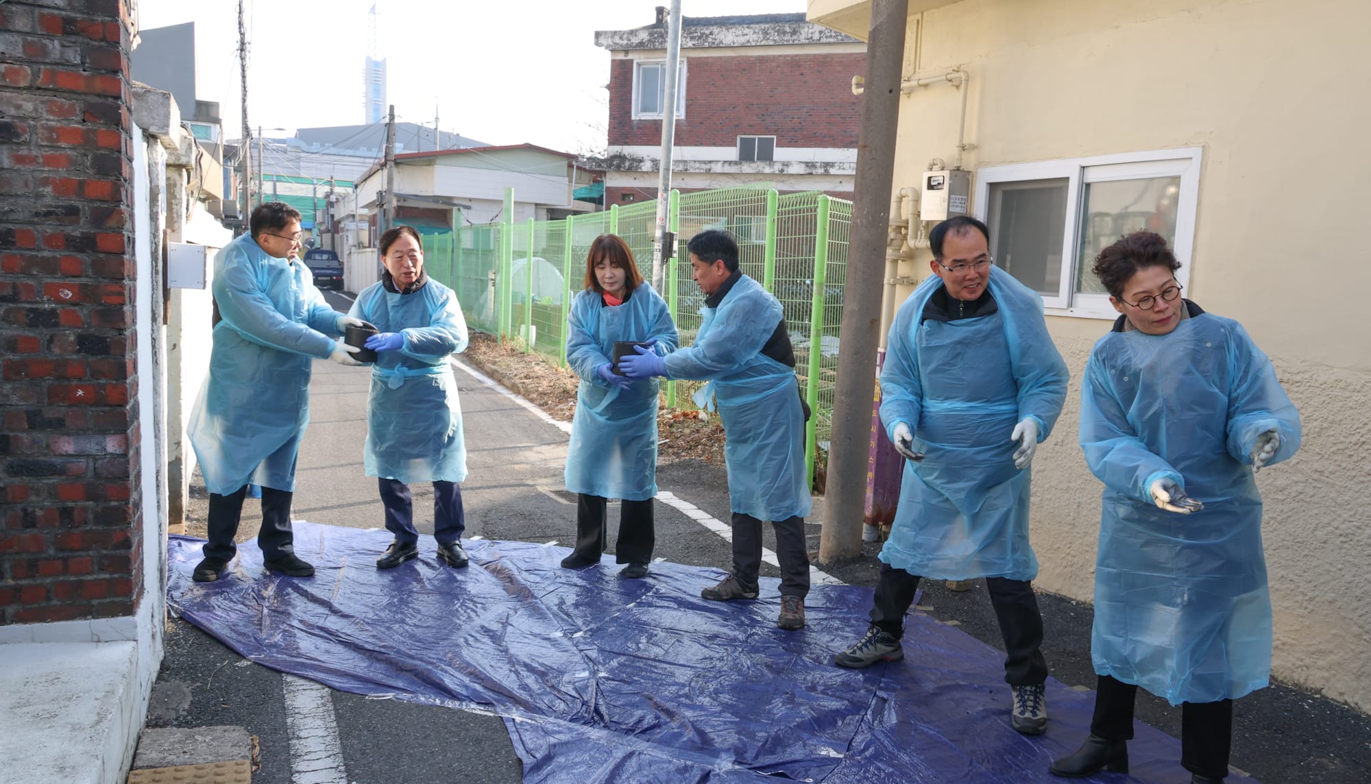 대전시교육청 공무원 노사, 연탄 나눔으로 따뜻한 동행 실천