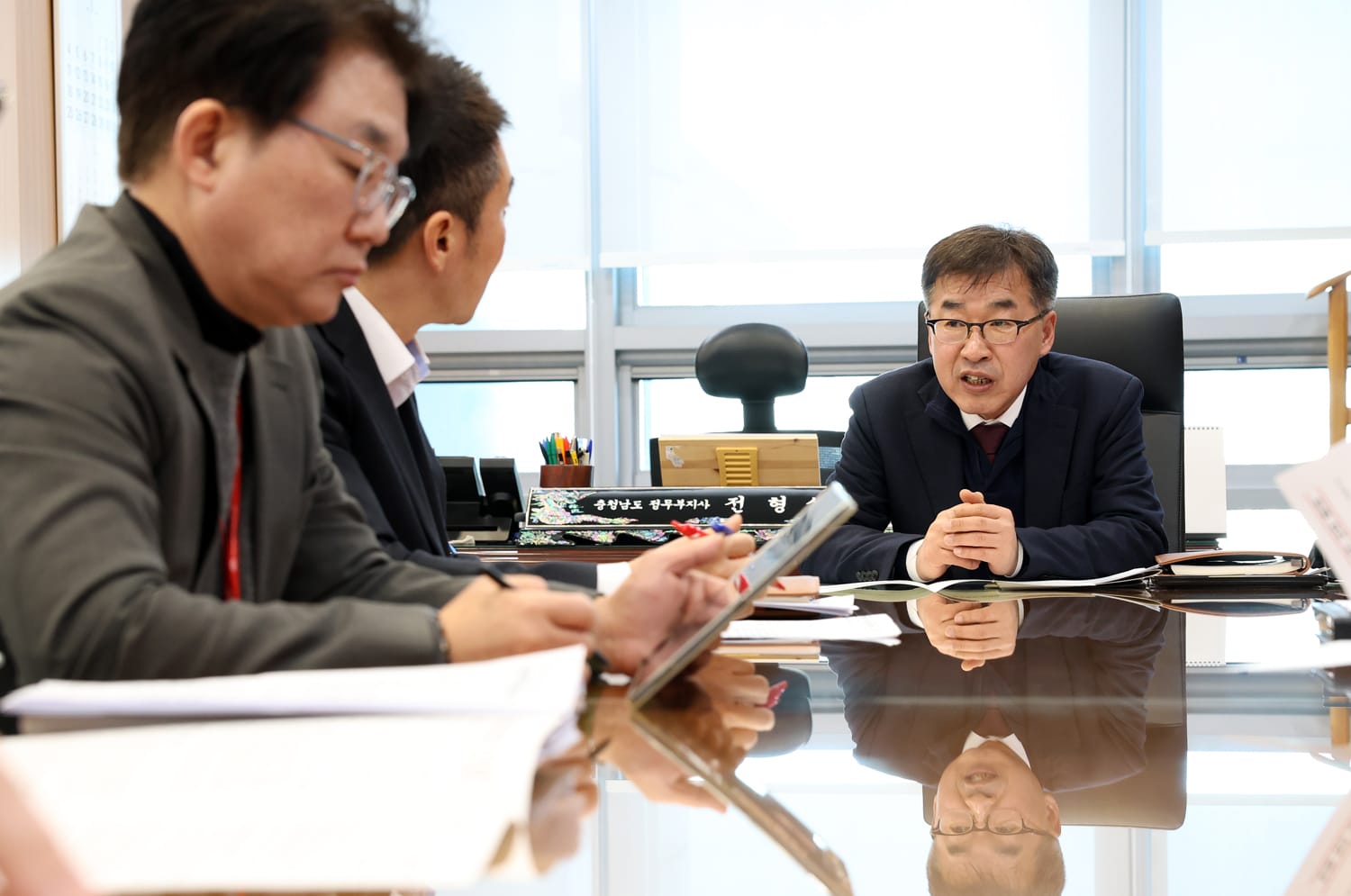 충남도 기업 유치 날개 펴고, 행정 거품 뺀다