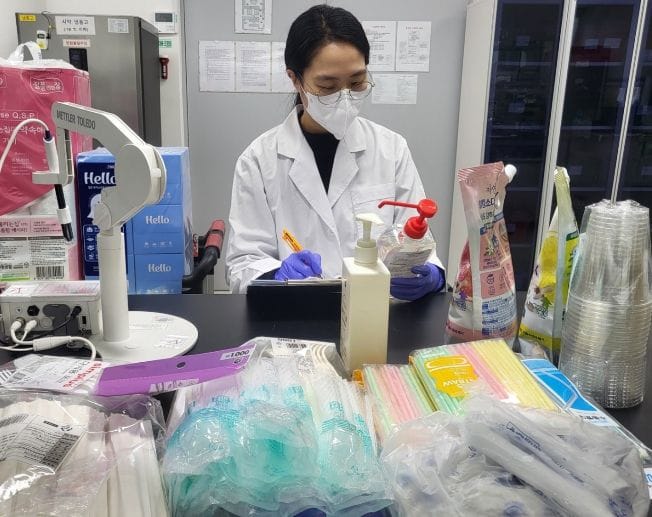 대전보건환경연구원 기저귀, 화장지, 면봉… “모두 안전해요”