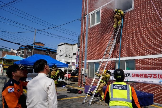세종소방본부, 화재 초기 구조 역량 높이는 신속진입구조 훈련