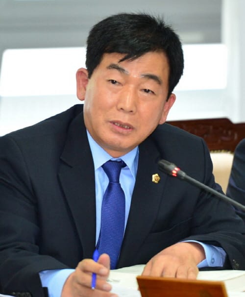 학교 계단설치 법적 기준 어겨 post image