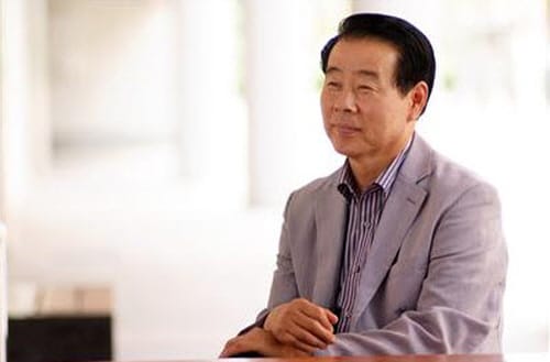 ‘거울은 분첩 속의 거울이 아니다’ post image