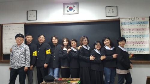 옛 교복 입고 학창시절 추억 속으로 post image