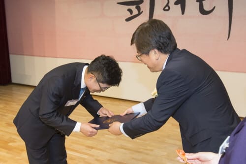 세종시교육청, 제38회 ‘스승의 날’기념 음악회 및 유공교원 정부 포상 전수, 표창장 수여식 개최 post image