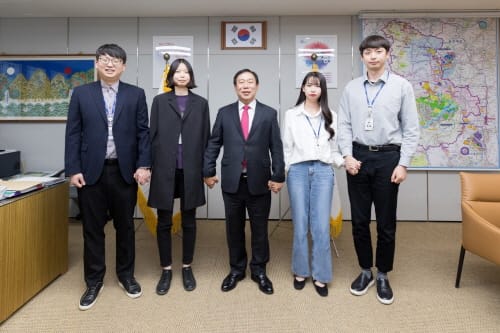 사남매가 모두 세종시청 공직자 ‘눈길’ post image