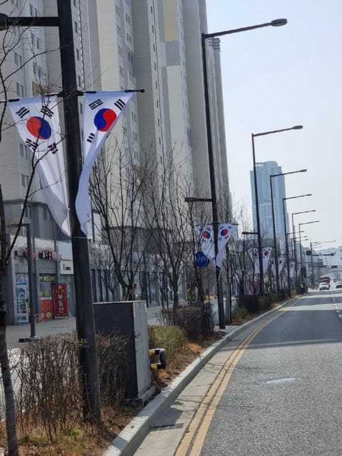 제헌절, 태극기 게양으로 나라사랑하세요 post image