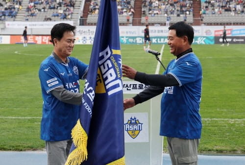 김태흠 지사, 아산축구단 신임대표 취임 축하 post image