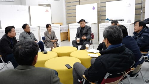 조치원읍 원도심 중심가로 형형색색 불 밝힌다 post image