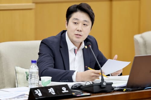 대전시의회 김진오 의원 ‘맨발걷기 성지 대전’ 만들기 앞장 post image