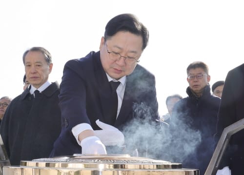 이장우 대전시장, 제105주년 3.1절 맞아 국립대전현충원 참배 post image