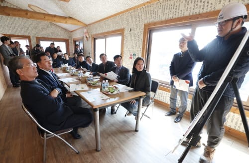 충남도의회 기경위, 연무안심시장 공설장옥 신축현장 방문 post image