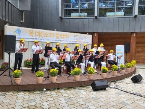 산뜻한 봄과 함께 찾아온 ‘목(木)소리 음악회’ post image