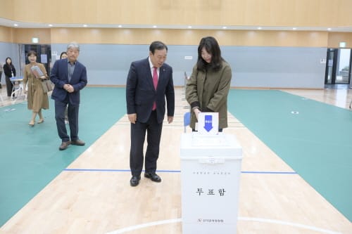 최민호 시장, 제22대 국회의원선거 투표소 현장 점검 post image