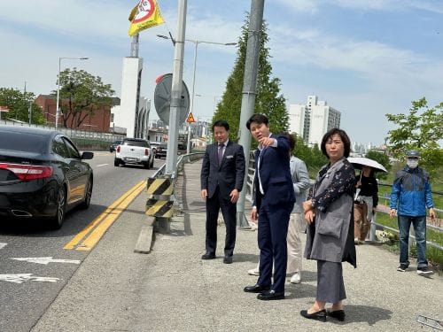 김진오 대전시의원, 버드내중학교 및 복수동 쟁기봉·도마동 월평근린공원 등산로 점검 post image
