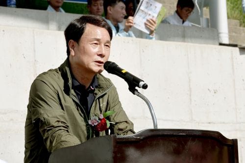 대전시의회 이상래 의장 “최고의 팀플레이로 최상의 경기 펼치길” post image