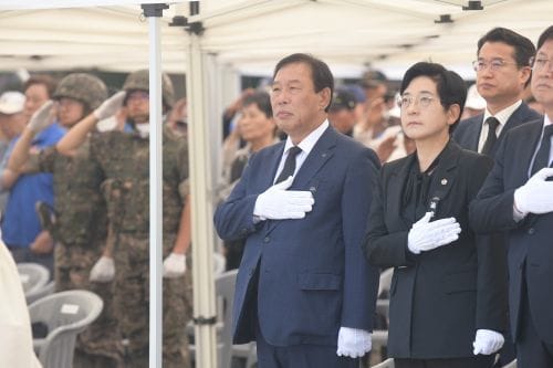 최민호 세종시장 제69회 현충일 추념식 참석 post image