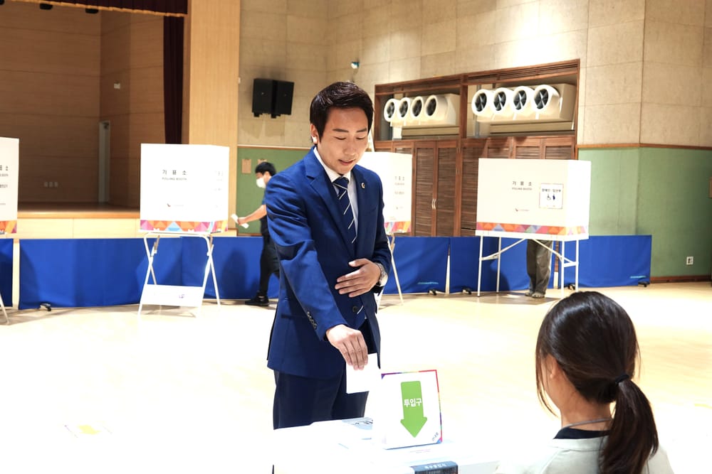 임채성 세종시의회 의장,“사전투표했습니다!” post image