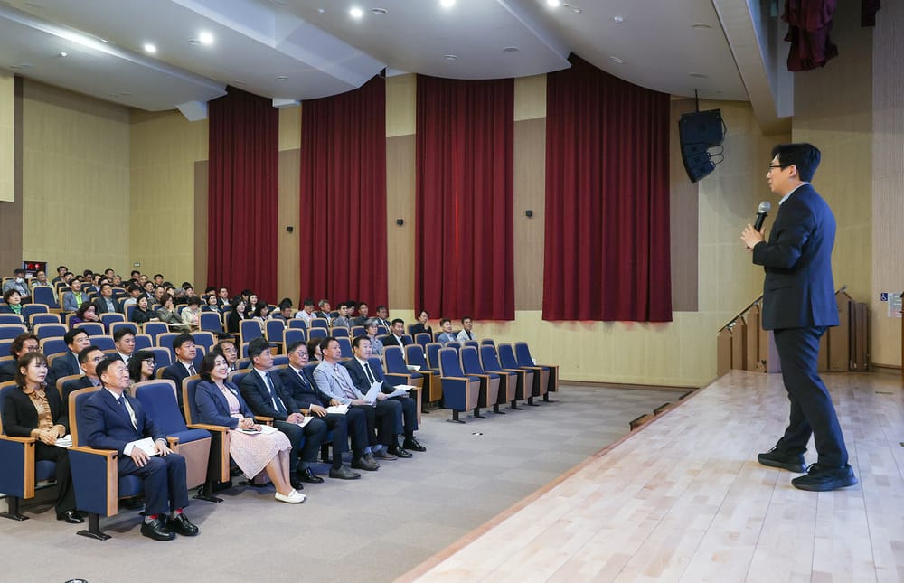 대전교육청, 고위직과 손잡고 청렴한 대전교육 미래 밝히다 post image
