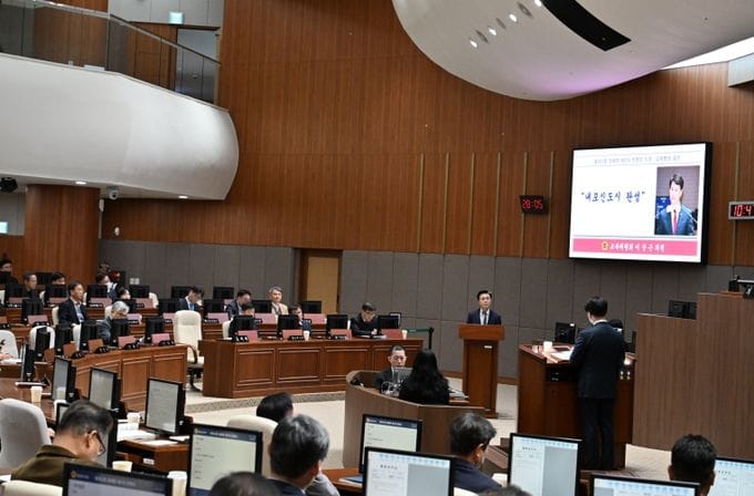 김태흠 충남도지사, 산단·영재고 박차…10년내 ‘10만 내포’ 될것 post image