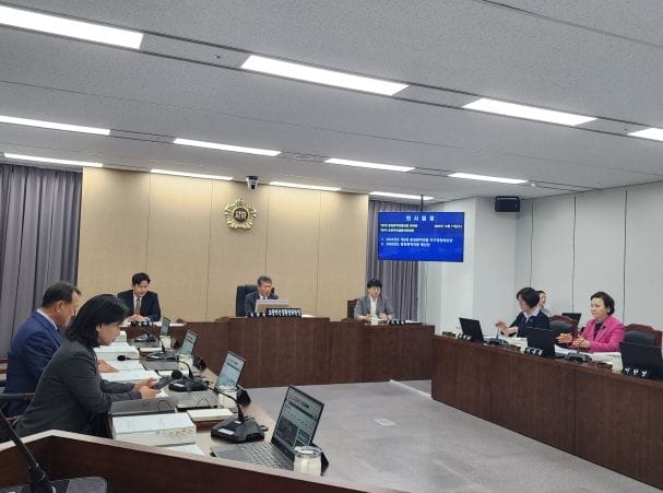 충청광역연합의회 제7회 정례회 제1차 초광역건설환경위원회 개최 post image