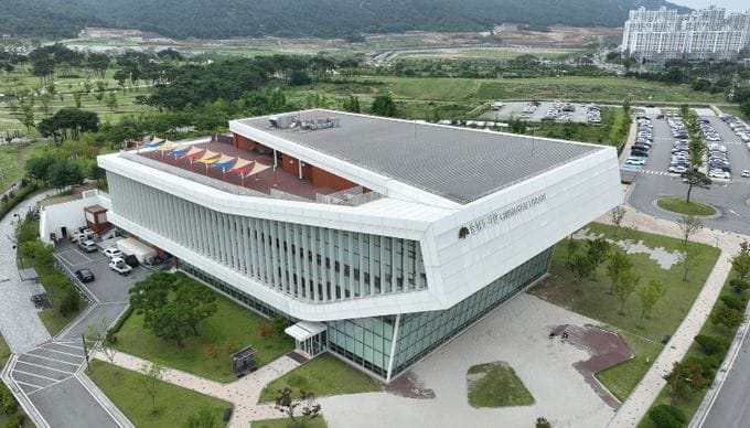 충남도서관 지역 작가와 함께 독서문화 진흥 ‘앞장’ post image