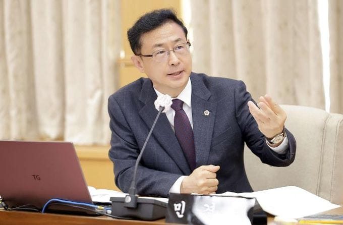 대전시의회 민경배 의원, “남성 육아휴직 활성화로 일·가정 양립 문화 확산해야” post image