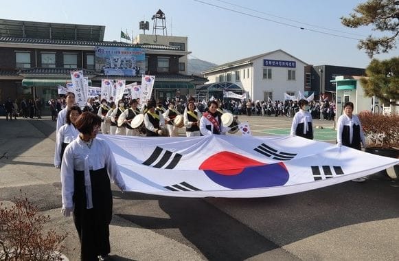 부여 “우리 땅은 비워주고 너희들은 물러가라” post image