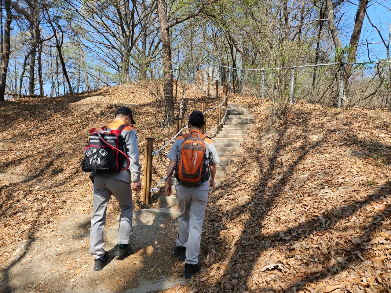 팀 플레이 산불 순찰... 대전소방본부-의용소방대 봄철 건조기 예방 활동 본격 가동 post image