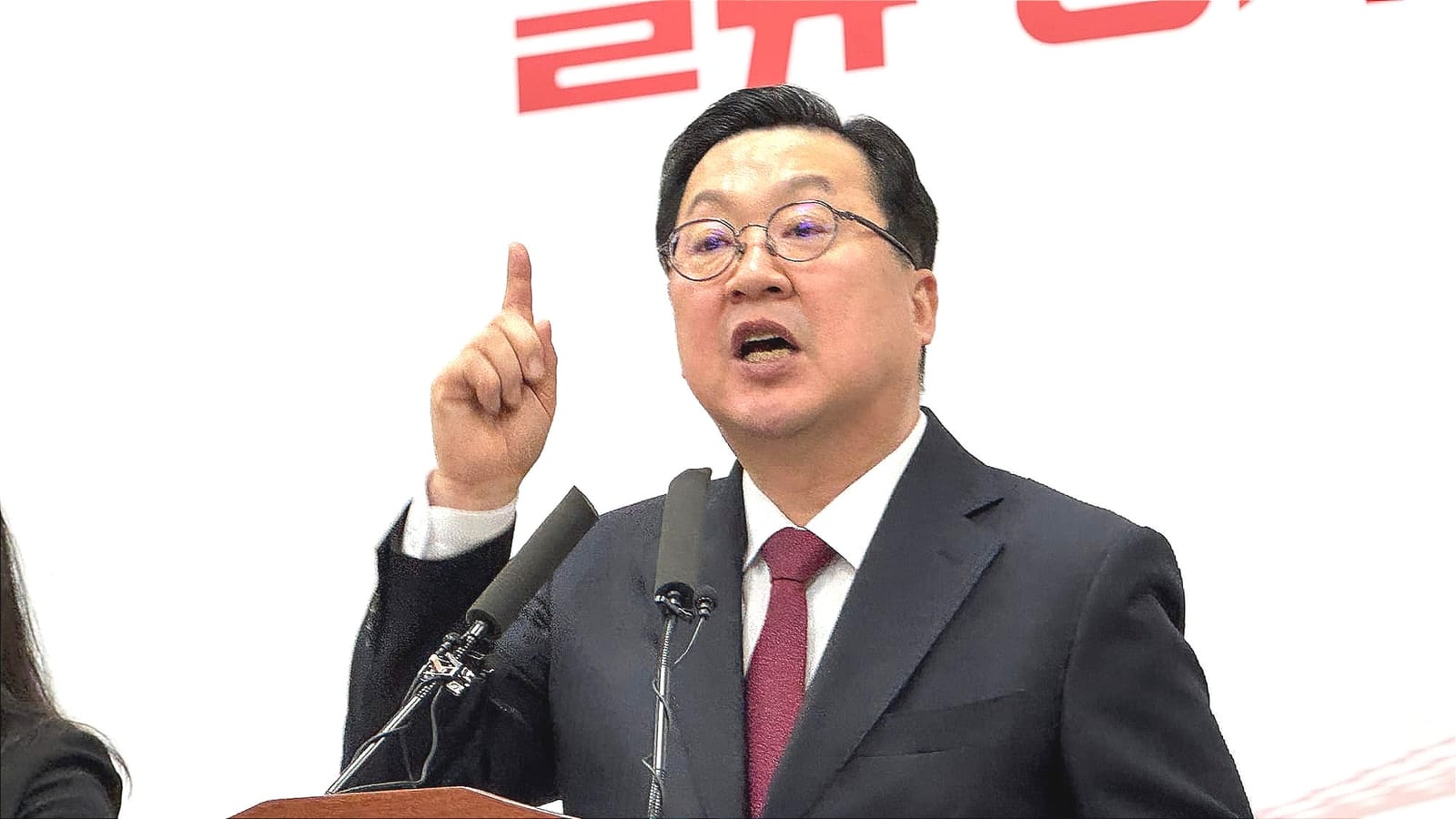 "대전 팔아먹는 국회의원 총사퇴하라"… 이장우 시장, 통합특별법에 강경 대응 예고 post image