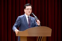 대전시의회 조원휘 의장 “아이 키우기 모범도시 약속” post image