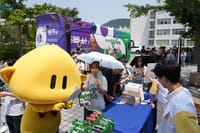 0시 축제 이색홍보 ‘대전빵차’ 출현에 부산 MZ 열광 ... 지역 유명빵·꿈씨 패밀리 콜라보 마케팅으로 대전시 브랜드 확산 post image