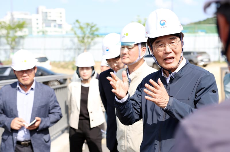 김형렬 행복청장, 우기 대비 기반시설 건설현장 점검 post image