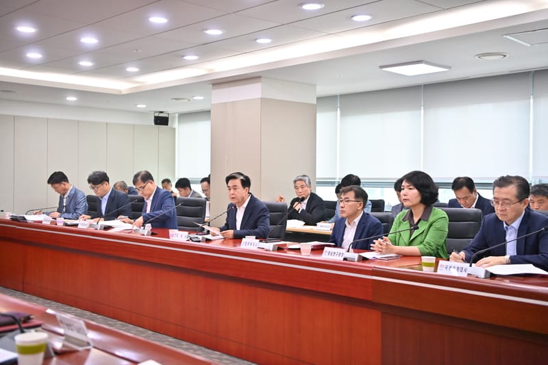 김태흠 지사 “투자협약 후속조치 속도” post image