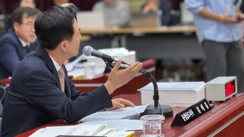충남도 행안위 국감, 설전 끝에 정회… 기싸움으로 얼룩 post image