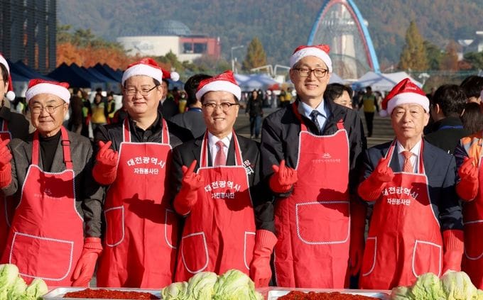 대전시의회 조원휘 의장, '따뜻한 800, 함께라서 더 행복해' post image