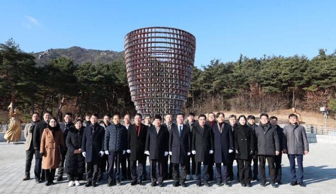 충남도의회, 충혼탑 참배로 병오년 시작 post image