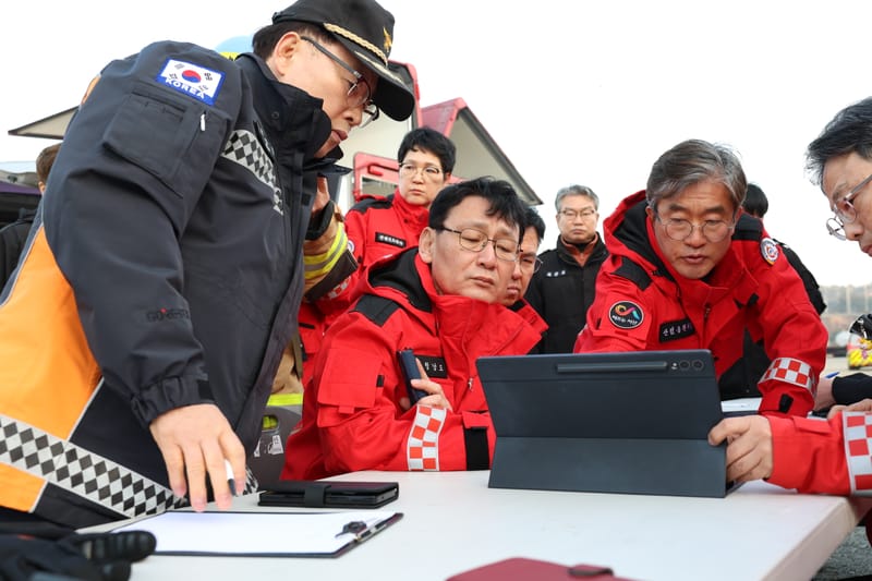 21일 건조한 날씨에 강풍으로 서산·예산·아산·논산 등 4곳서 산불... 서산·예산 산불 주불 잡고 야간 감시 돌입 post image